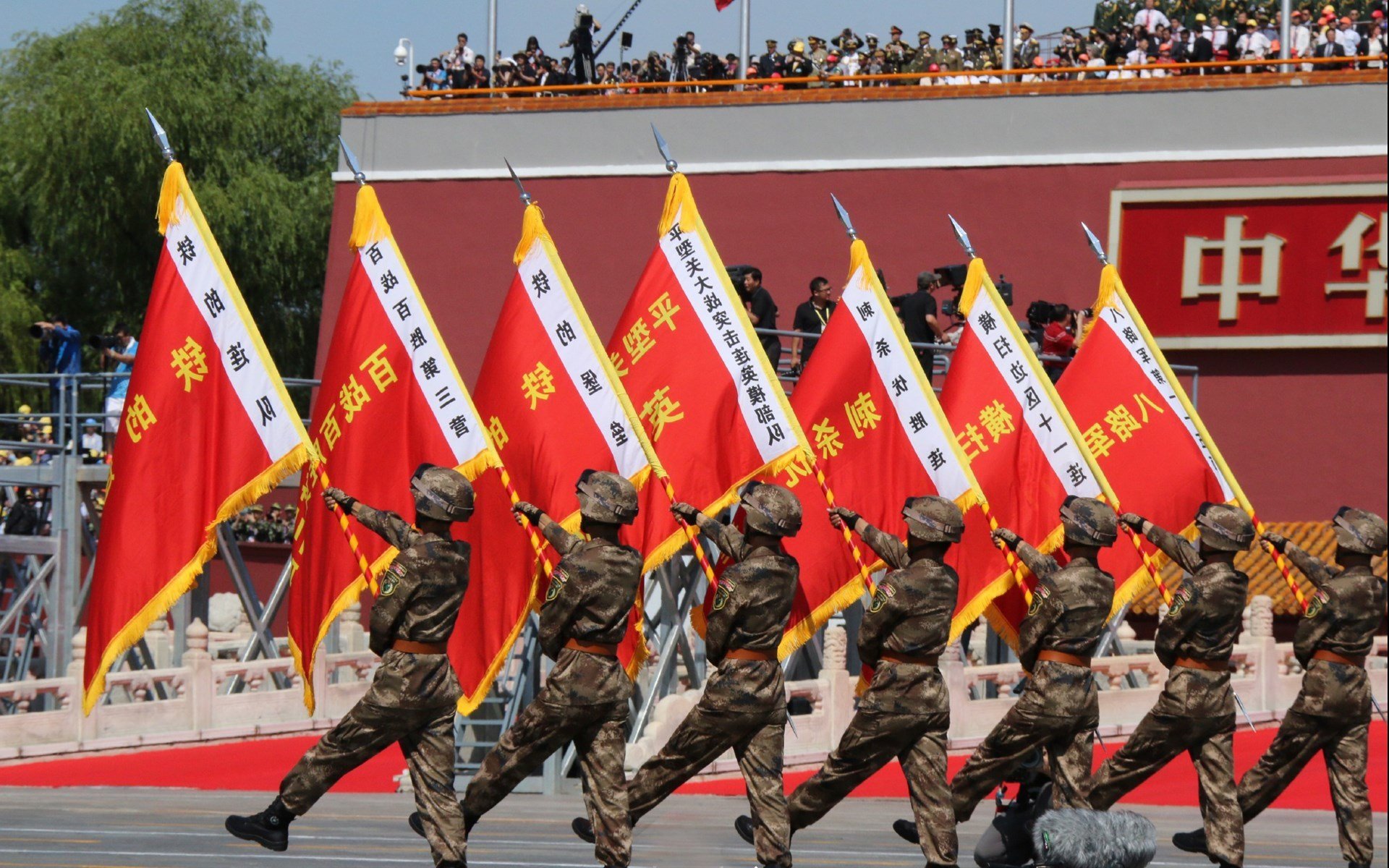 爱游戏体验-史上最“炫炸”的投篮手感：库里多场比赛三分球命中率超过70%！